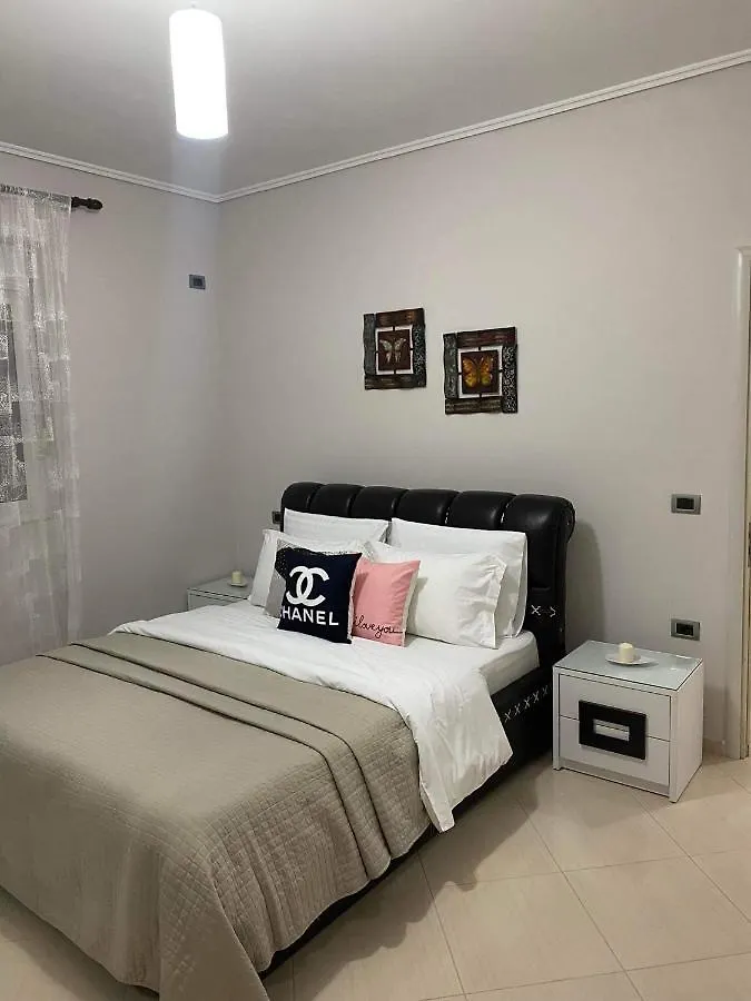 Orfeas Central Apartment Fier 0*,  Arnavutluk